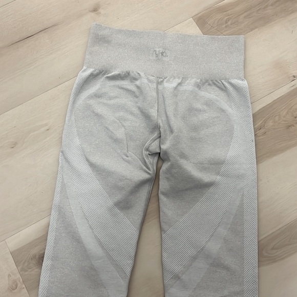 Grey Matching Workout Set - Picture 3 of 5